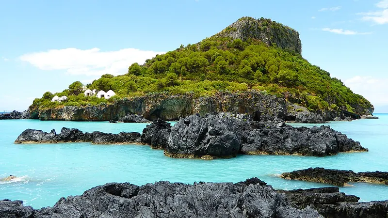 Isola di Dino, Praia a Mare