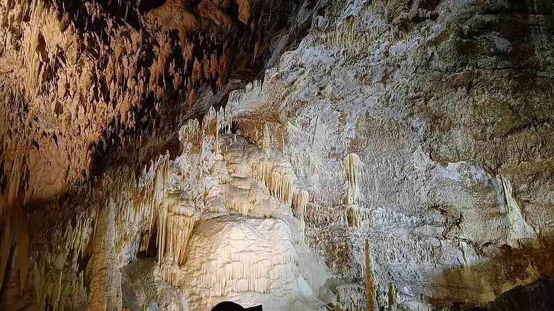 Grotte di Frasassi, Genga