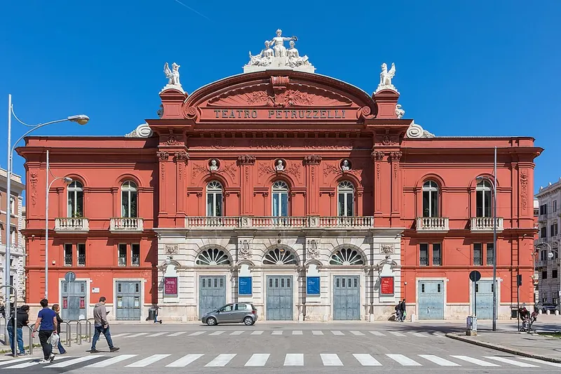 Teatro Petruzzelli, Bari