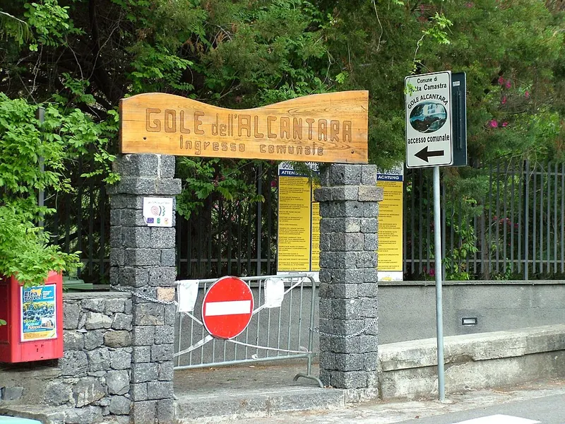 Gole dell'Alcantara, Motta Camastra