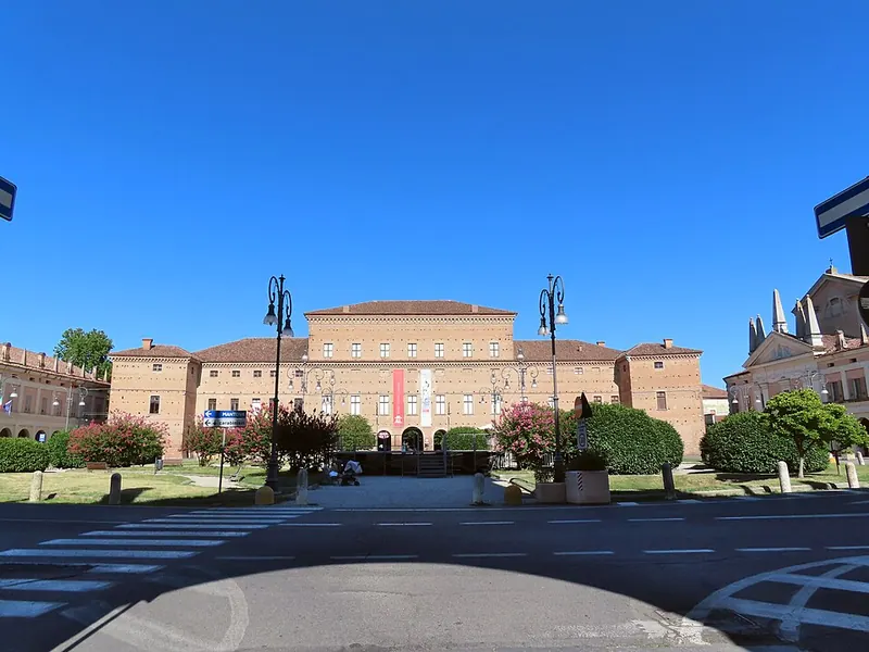 Gualtieri, Bassa reggiana