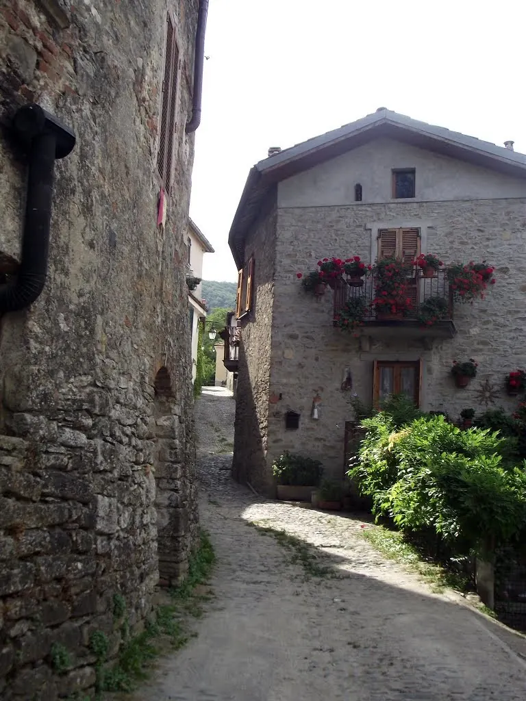 Mombaldone, Langa Astigiana