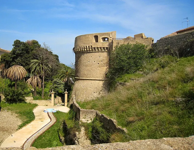 Castello di Carlo V, Crotone
