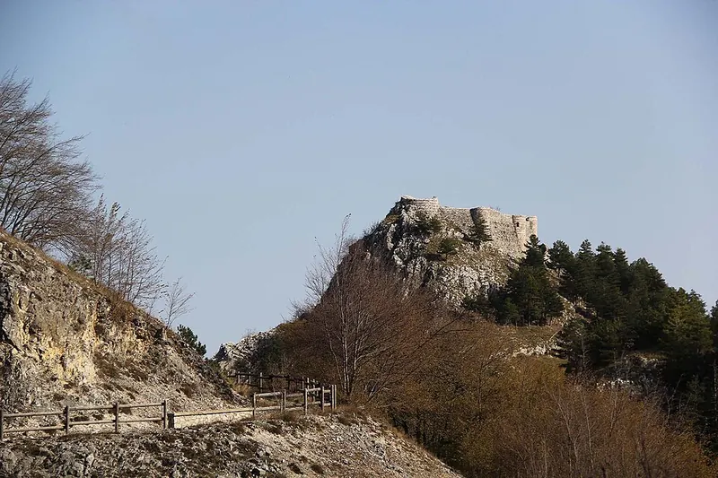 Castello di Roccamandolfi, Roccamandolfi