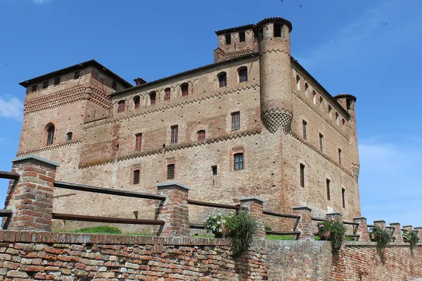 Castello di Grinzane Cavour