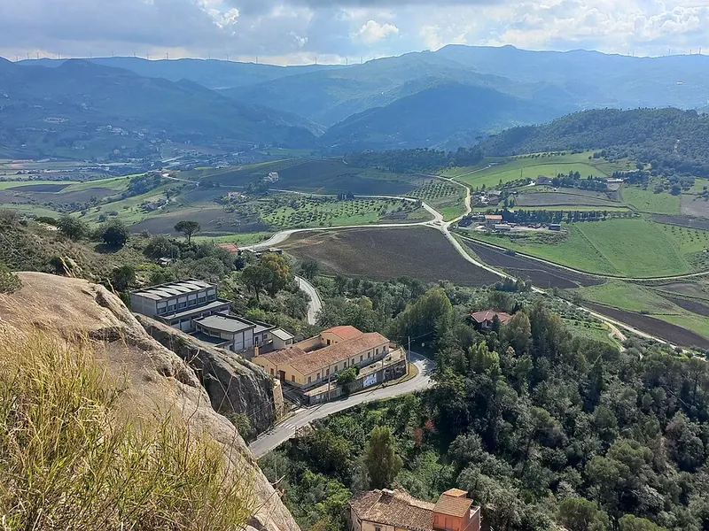 Castello di Sperlinga, Sperlinga