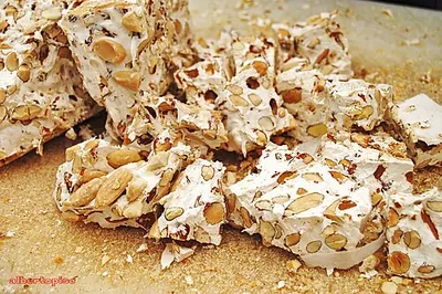 Torrone alle mandorle