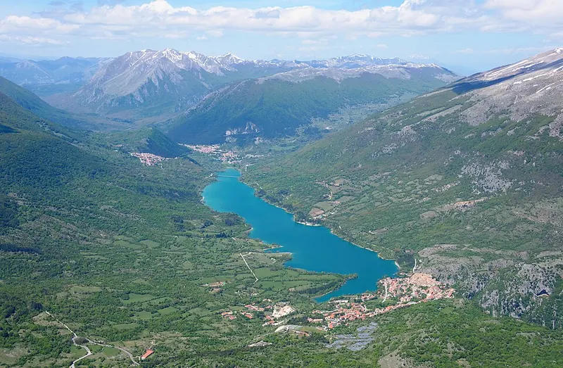 Lago di Barrea, Barrea