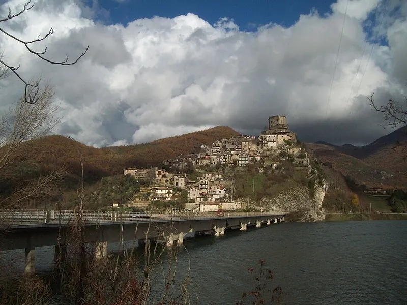 Lago del Turano, Castel di Tora