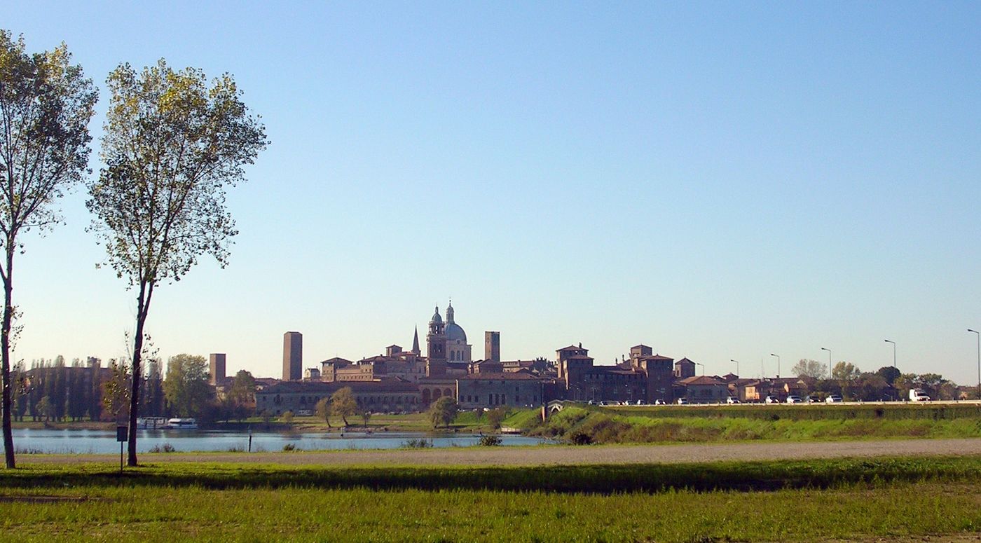 Mantova vista dal Lago Inferiore