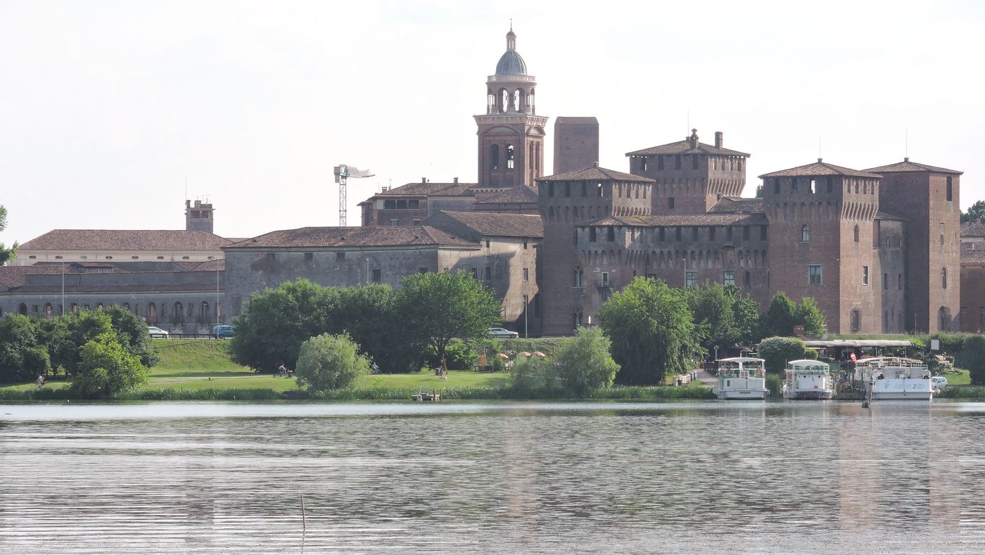 Lago di Mezzo e Castello di San Giorgio, Mantova