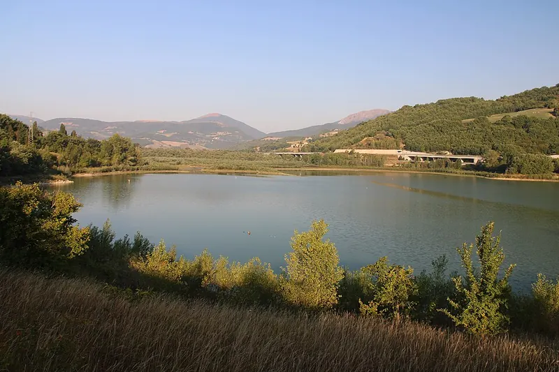 Lago di Polverina, Valfornace