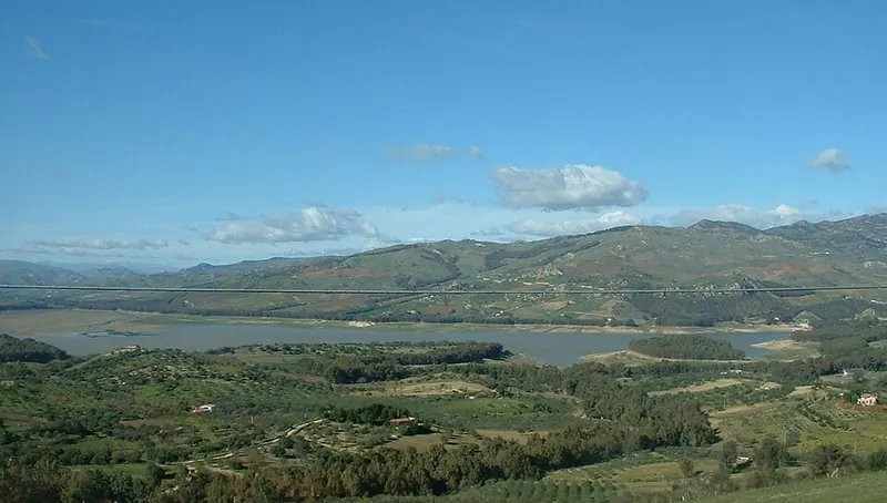 Lago Pozzillo, Regalbuto