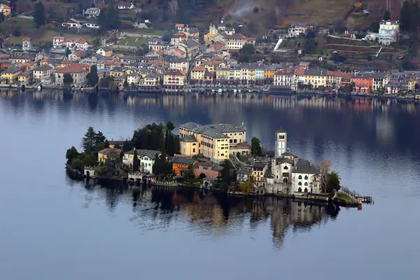 Veduta dell'Isola di San Giulio sul Lago d'Orta