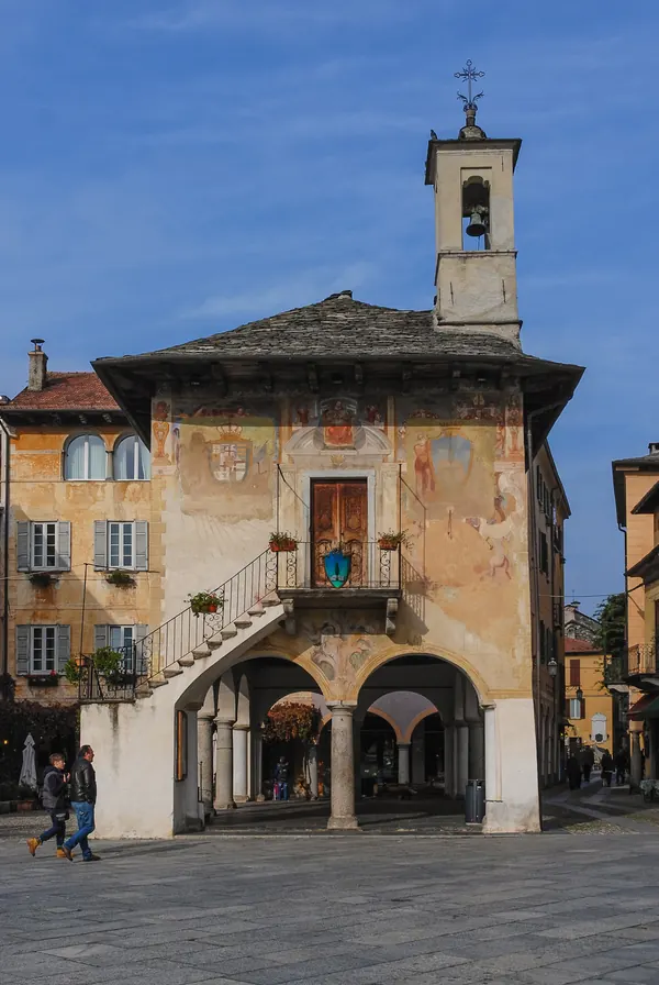 Piazza Motta nel borgo di Orta San Giulio