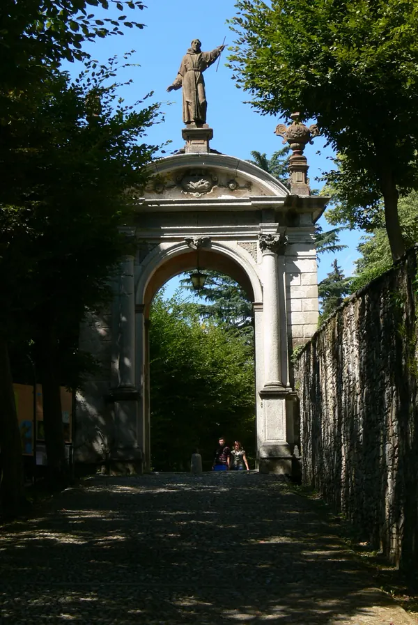Ingresso monumentale del Sacro Monte di Orta
