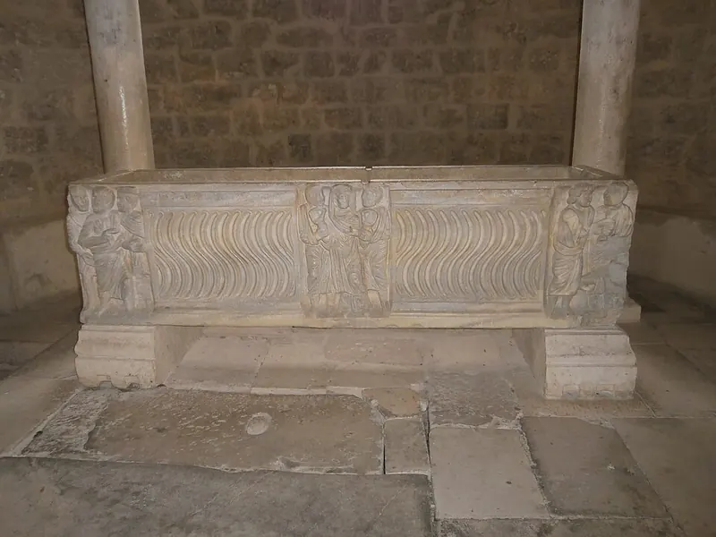 Abbazia di San Clemente a Casauria, Castiglione a Casauria