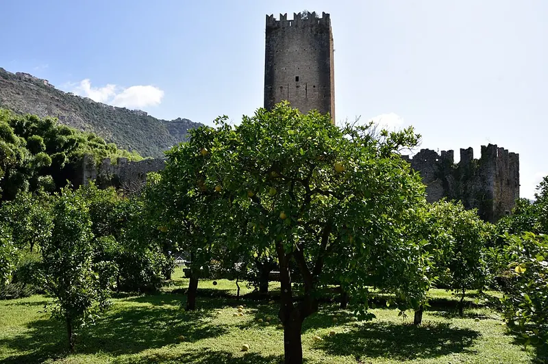 Giardino di Ninfa, Cisterna di Latina