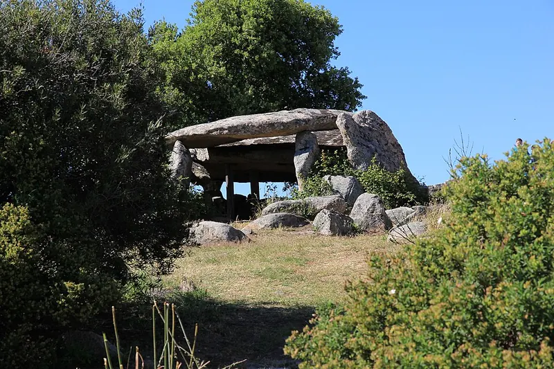 Dolmen di Ladas, Luras