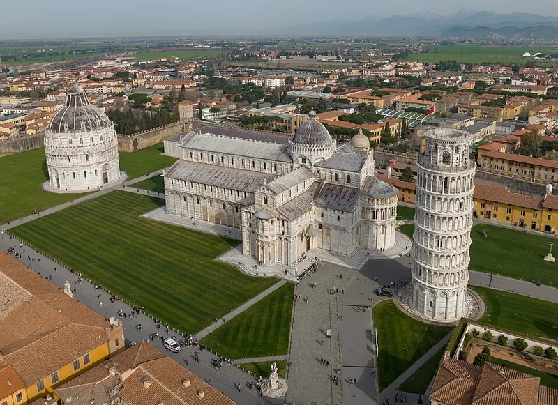 Piazza del Duomo con la Torre di Pisa