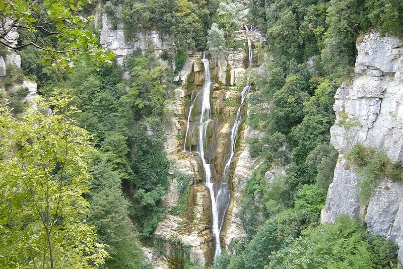 Riserva naturale Cascate del Verde, Borrello