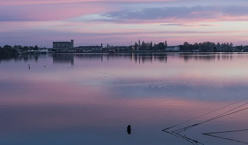 Alba nel Parco regionale del Delta del Po