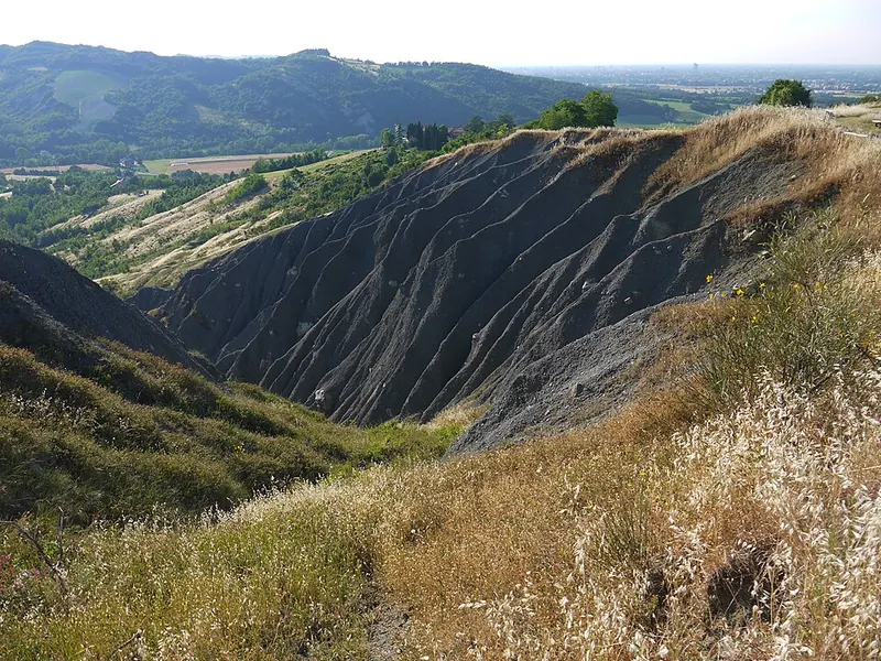 Affioramenti gessosi nel Parco regionale dei Gessi Bolognesi