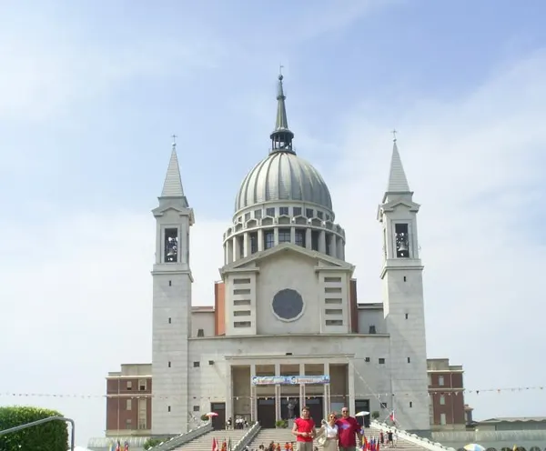 Basilica di Colle Don Bosco