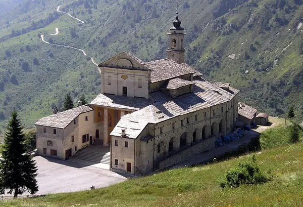 Santuario di San Magno, Castelmagno
