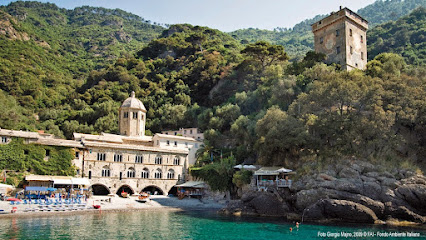 L'abbazia medievale incastonata nella Baia di San Fruttuoso in Liguria